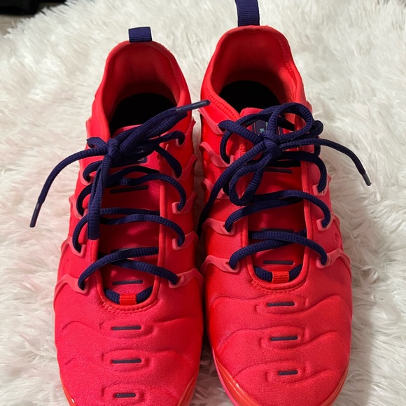 Nike shoes  good condition, Nike vapor max - Picture 3 of 4